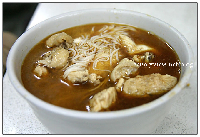 【食記】晴光市場：金佳美食麻油雞