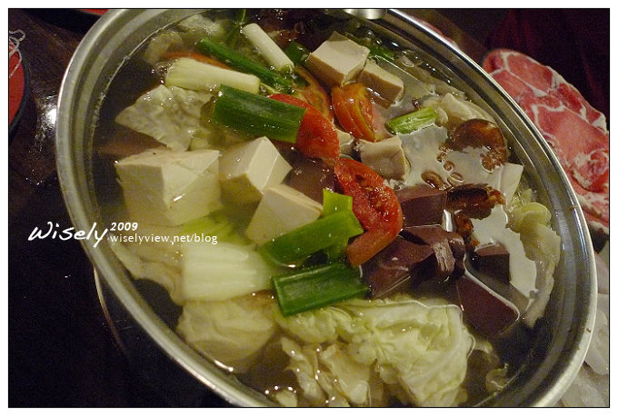 永和 麒麟閣單點沙茶火鍋︱在地知名火鍋店,相鄰捷運頂溪站,還有私房炸雞超好吃 永和 麒麟閣單點沙茶火鍋︱在地知名火鍋店,相鄰捷運頂溪站,還有私房炸雞超好吃