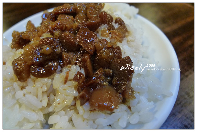 【食記】台北．晴光夜市：富爸爸豬腳大王 (魯肉飯、滷豬腳)