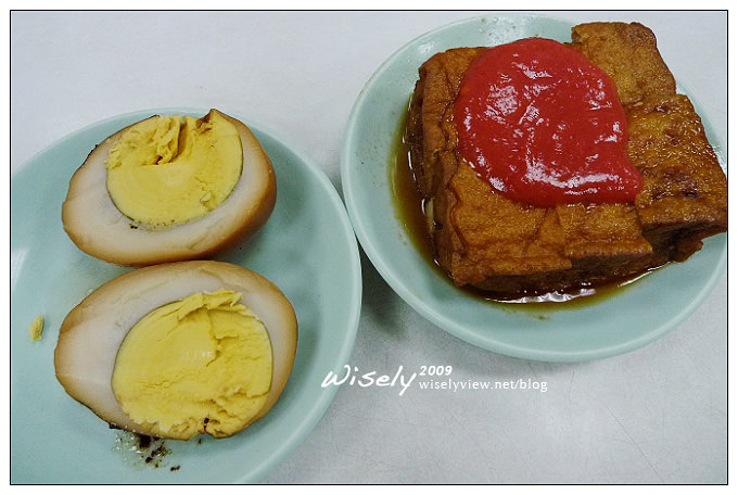 台北中山。捷運雙連站︱雙連街魯肉飯：在地老字號，烤雞腿與湯品都推薦