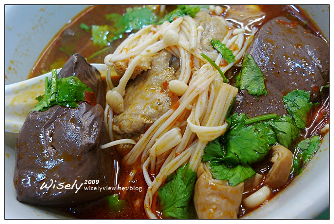 【食記】臨江街(通化街)夜市：雅口．天香炸臭豆腐／腸旺臭豆腐麻辣鴨血