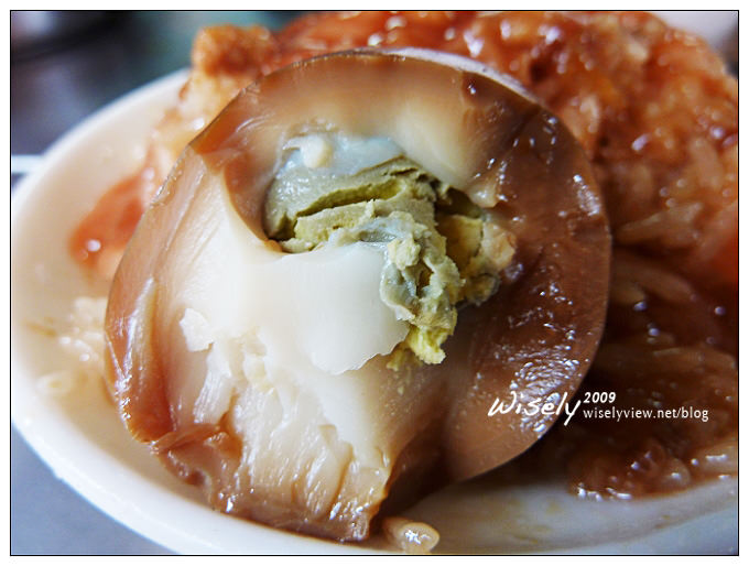 【食記】台北．雙連商圈：40年何氏油飯 (車庫油飯)