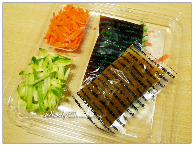 【食記】試吃.全家便利店:蘭花亭麻醬涼麵 【食記】試吃.全家便利店:蘭花亭麻醬涼麵