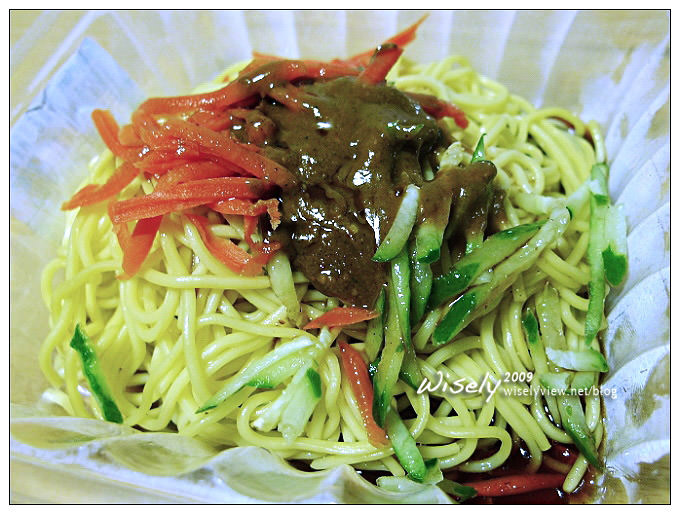 【食記】試吃.全家便利店:蘭花亭麻醬涼麵 【食記】試吃.全家便利店:蘭花亭麻醬涼麵