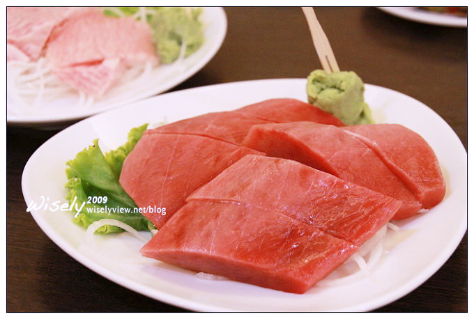 【食記】宜蘭.羅東:味芳海鮮園 (黑鮪魚TORO生魚片) 【食記】宜蘭.羅東:味芳海鮮園 (黑鮪魚TORO生魚片)