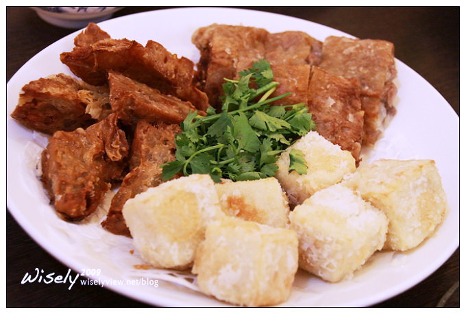 【食記】宜蘭.羅東:味芳海鮮園 (黑鮪魚TORO生魚片) 【食記】宜蘭.羅東:味芳海鮮園 (黑鮪魚TORO生魚片)