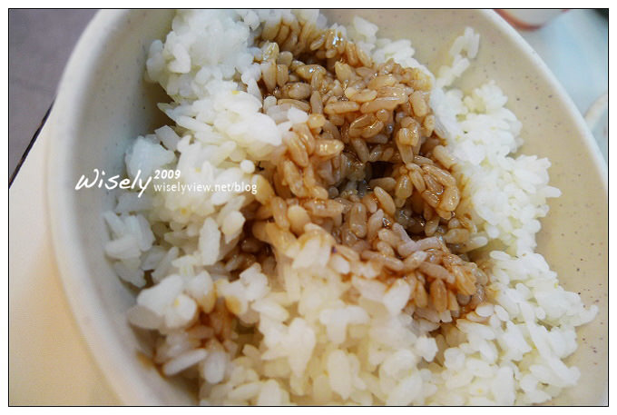 【食記】台北．奕興燒腊粥麵館 (鴨腿叉燒飯)