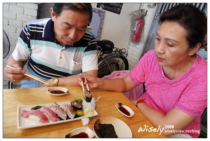 【食記】台北．景美夜市：竹壽司之這是什麼丼 (海膽鮭魚卵蓋飯)