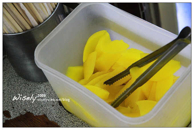 台北中山。捷運雙連站︱滿庭香魯肉飯：小黃司機的最愛，份量多菜色選擇也多