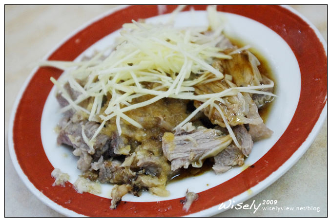【食記】台北．城中市場 阿婆麵攤及50年豆花伯