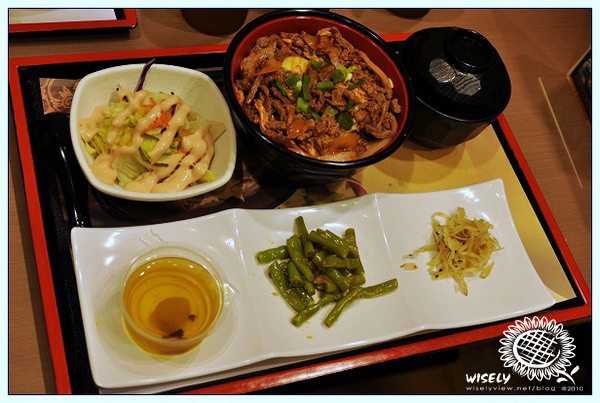 【食記】台北．家樂福大直店：丰滋味蓋飯