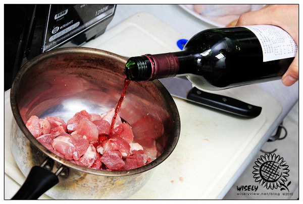 【試吃】潘朵拉紅酒品嚐及紅酒料理製作 (紅酒香鮑豬肉丼、紅酒照燒烤雞翅) 【試吃】潘朵拉紅酒品嚐及紅酒料理製作 (紅酒香鮑豬肉丼、紅酒照燒烤雞翅)