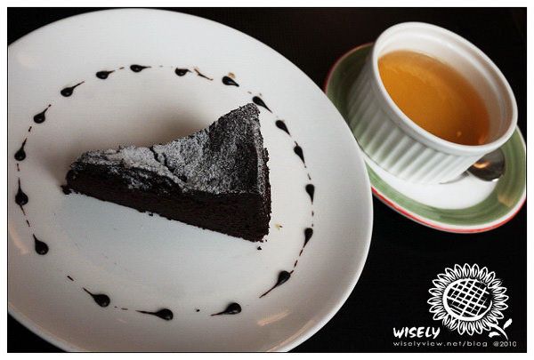 【食記】新北新店．抱飲抱食：肋眼牛排、德式香腸