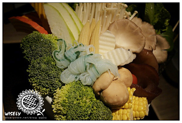 【食記】台北．川府麻辣鍋-芝山店 (吃到飽) /芝玫芒果乳酪蛋糕