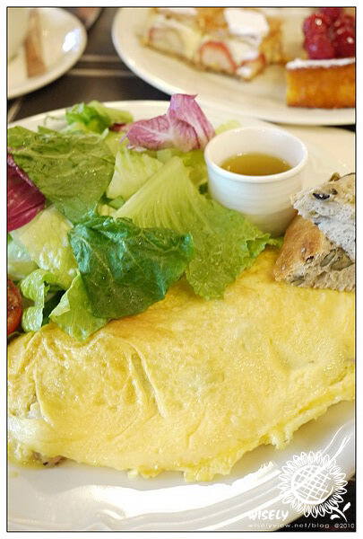 【食記】台北．東區商圈：PAUL法國百年連鎖麵包沙龍/仁愛店下午茶 (遠東商銀快樂Gold)(已遷址)
