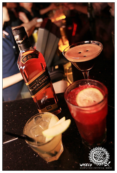 【旅遊】2010中國.上海:外灘18號-Bar Rouge (JOHNNIE WALKER黑牌調酒) 【旅遊】2010中國.上海:外灘18號-Bar Rouge (JOHNNIE WALKER黑牌調酒)