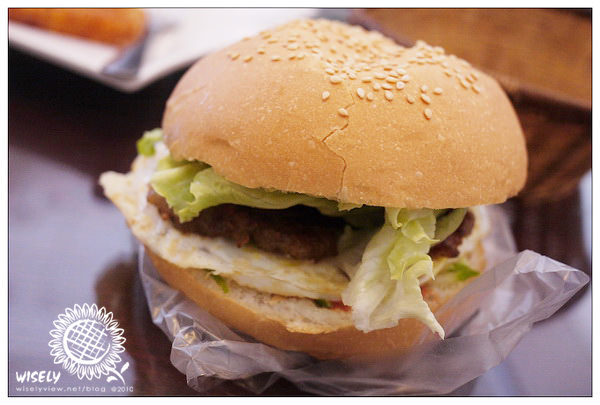 【食記】台北.景美夜市:Jim’s Burger早餐 (提供WiFi網路) 【食記】台北.景美夜市:Jim’s Burger早餐 (提供WiFi網路)