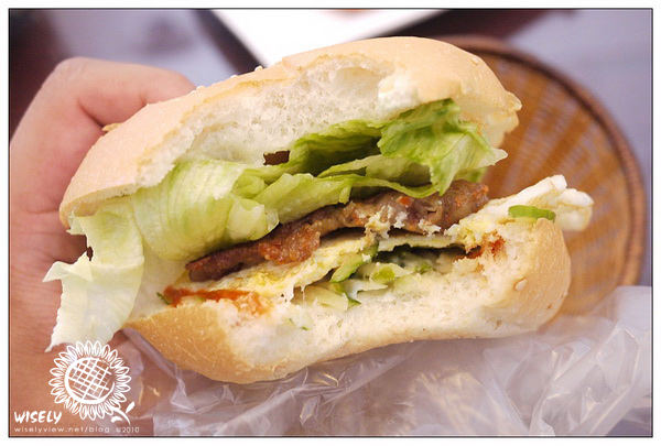 【食記】台北.景美夜市:Jim’s Burger早餐 (提供WiFi網路) 【食記】台北.景美夜市:Jim’s Burger早餐 (提供WiFi網路)