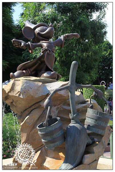 【旅遊】2010 中國.香港：迪士尼樂園．幻想世界／探險世界／明日世界 Day1-2