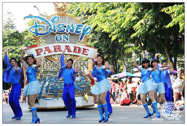 【旅遊】2010 中國.香港：迪士尼樂園．歡樂花車巡遊表演 Day2-1