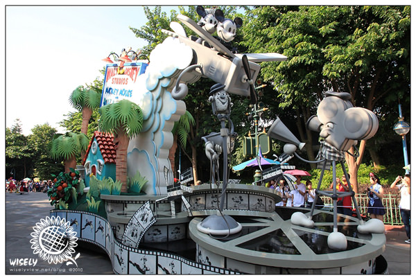 【旅遊】2010 中國.香港：迪士尼樂園．歡樂花車巡遊表演 Day2-1
