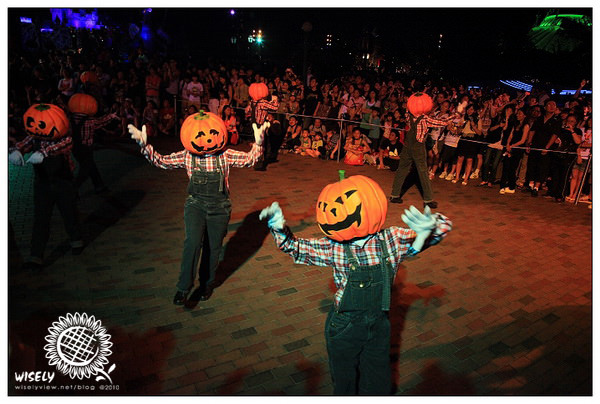 【旅遊】2010中國.香港：迪士尼樂園．萬聖節(百鬼夜行、魔咒焚城) Day2-2
