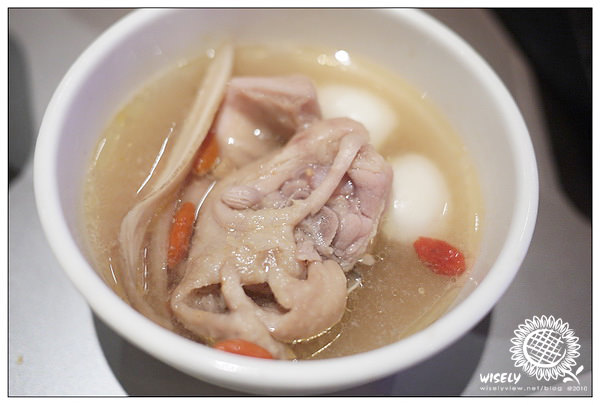 【食記】台北．東區商圈：馥臨港式火鍋市民店 (吃到飽)