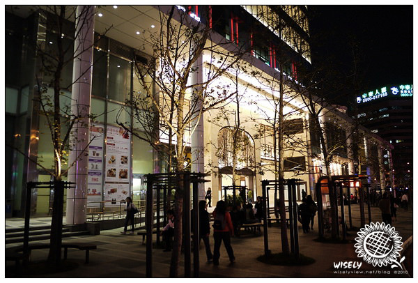 【閒話】台北．信義商圈：統一阪急百貨UNIQLO