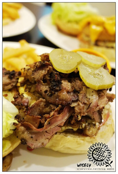 【食記】台北．捷運市府站附近：Burgerhood美式漢堡 (提供WiFi網路)