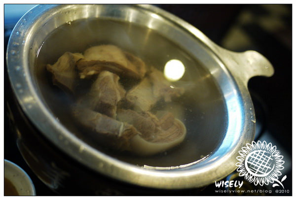 【食記】台北．新店北宜路：不一羊小羊肉 (羊肉湯、小羊排&京醬羊肉絲)