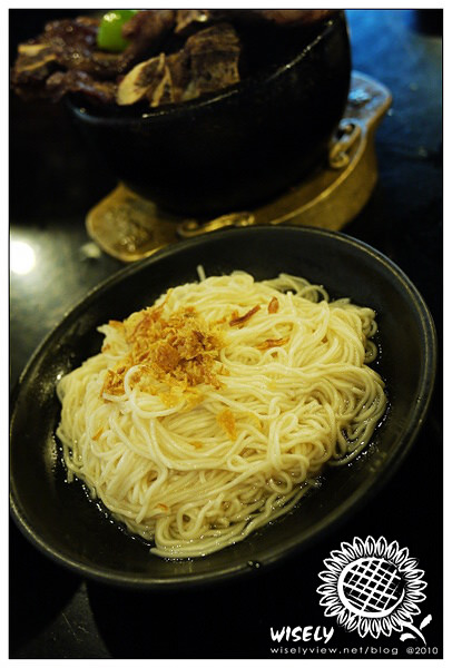 【食記】台北．新店北宜路：不一羊小羊肉 (羊肉湯、小羊排&京醬羊肉絲)