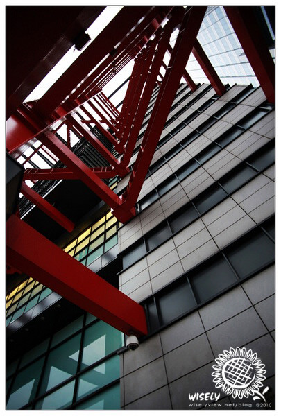 【閒話】Canon 5D2 + 35mm/f1.4L:台北東區信義商圈 【閒話】Canon 5D2 + 35mm/f1.4L:台北東區信義商圈