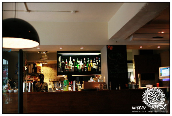 【食記】台北.黑米 Café BISTRO:墨魚燉飯 (提供WiFi網路) 【食記】台北.黑米 Café BISTRO:墨魚燉飯 (提供WiFi網路)