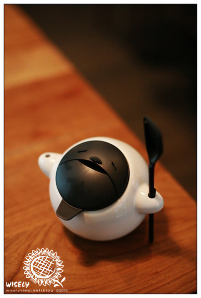 【食記】台北.黑米 Café BISTRO:墨魚燉飯 (提供WiFi網路) 【食記】台北.黑米 Café BISTRO:墨魚燉飯 (提供WiFi網路)