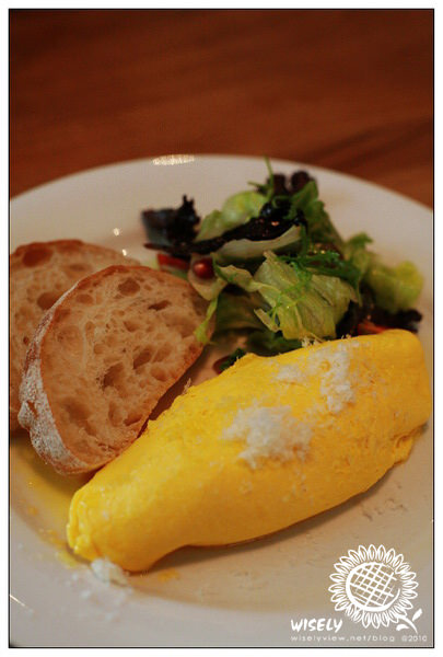 【食記】台北.黑米 Café BISTRO:墨魚燉飯 (提供WiFi網路) 【食記】台北.黑米 Café BISTRO:墨魚燉飯 (提供WiFi網路)