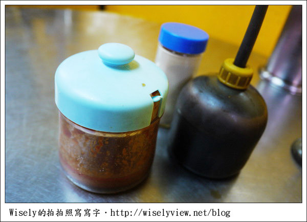 【食記】台北．捷運萬隆站2號出口旁：(萬隆)蚵仔麵線、現炸臭豆腐