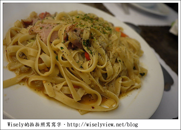 【新年】2011台北．年初四：公館台大走春隨拍(GF1+GF2)