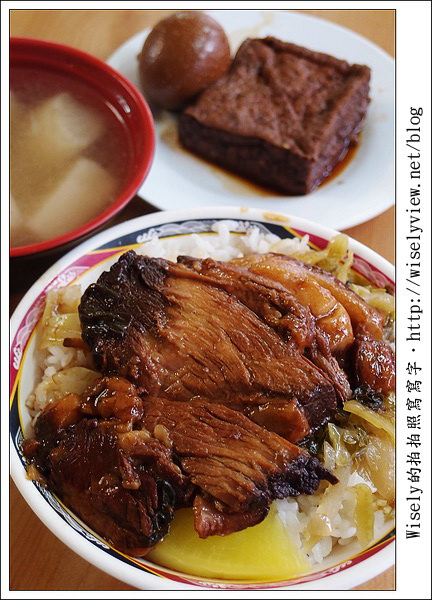 【食記】台北‧西門町商圈：老牌黃記燉肉飯/魯肉飯