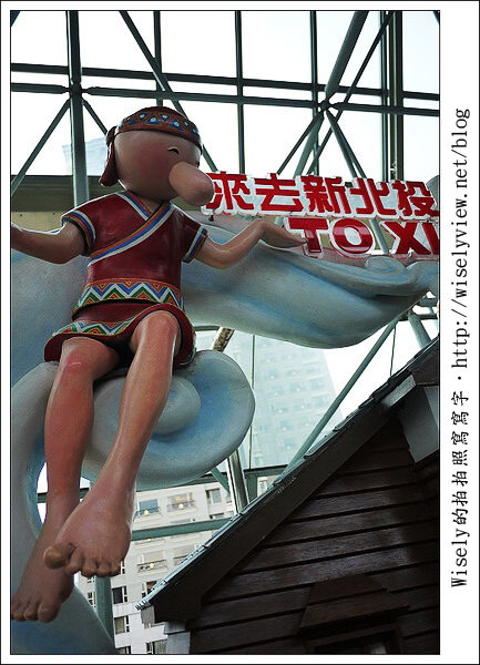 【隨拍】台北．捷運北投站：溫泉人偶立體裝置藝術、溫泉彩繪列車