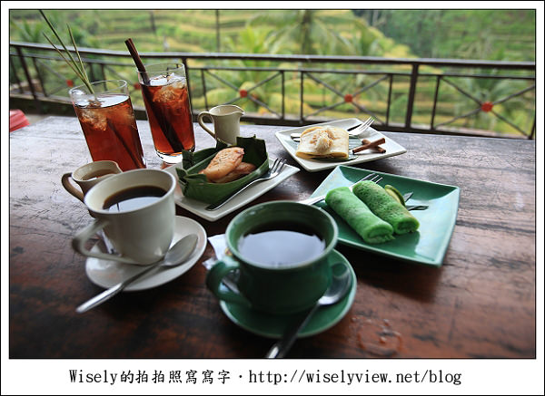 【旅行】2011(印尼)峇里島-03:烏布梯田下午茶(古董敞篷車)、髒鴨子風味餐、算命師賴爺(KETUT LAYER)的家、烏布傳統市場《烏布必去景點推薦》 【旅行】2011(印尼)峇里島-03:烏布梯田下午茶(古董敞篷車)、髒鴨子風味餐、算命師賴爺(KETUT LAYER)的家、烏布傳統市場《烏布必去景點推薦》