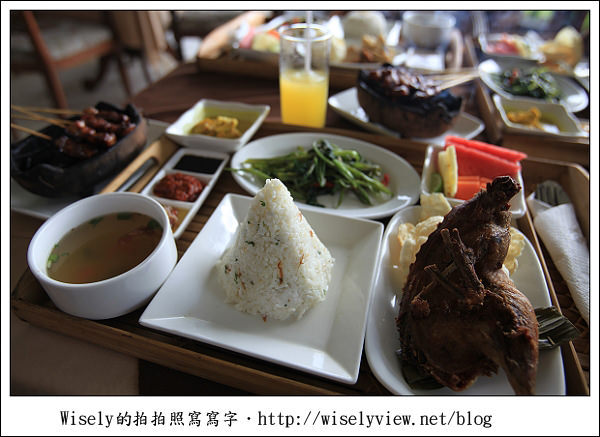 【旅行】2011(印尼)峇里島-03:烏布梯田下午茶(古董敞篷車)、髒鴨子風味餐、算命師賴爺(KETUT LAYER)的家、烏布傳統市場《烏布必去景點推薦》 【旅行】2011(印尼)峇里島-03:烏布梯田下午茶(古董敞篷車)、髒鴨子風味餐、算命師賴爺(KETUT LAYER)的家、烏布傳統市場《烏布必去景點推薦》