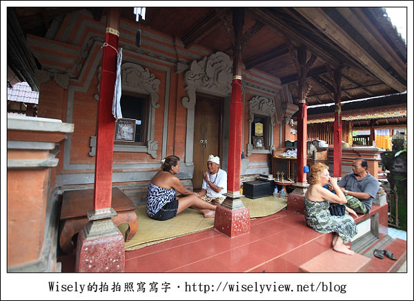 【旅行】2011(印尼)峇里島-03:烏布梯田下午茶(古董敞篷車)、髒鴨子風味餐、算命師賴爺(KETUT LAYER)的家、烏布傳統市場《烏布必去景點推薦》 【旅行】2011(印尼)峇里島-03:烏布梯田下午茶(古董敞篷車)、髒鴨子風味餐、算命師賴爺(KETUT LAYER)的家、烏布傳統市場《烏布必去景點推薦》