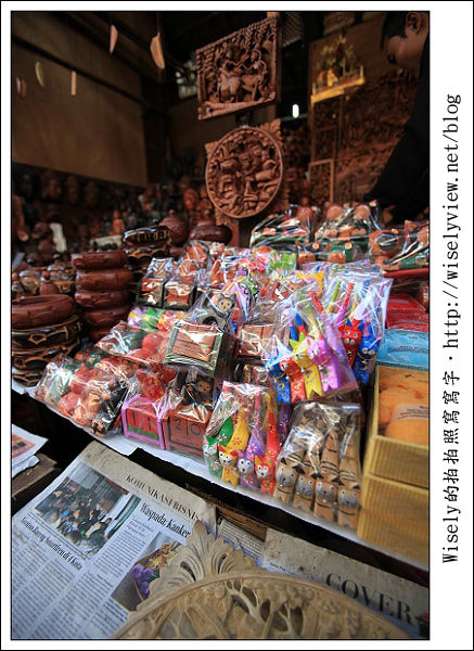 【旅行】2011(印尼)峇里島-05:烏布白金巴士貴賓室、烏布傳統市場(沙龍、服飾、木雕貓)《採購殺價必知心得》 【旅行】2011(印尼)峇里島-05:烏布白金巴士貴賓室、烏布傳統市場(沙龍、服飾、木雕貓)《採購殺價必知心得》