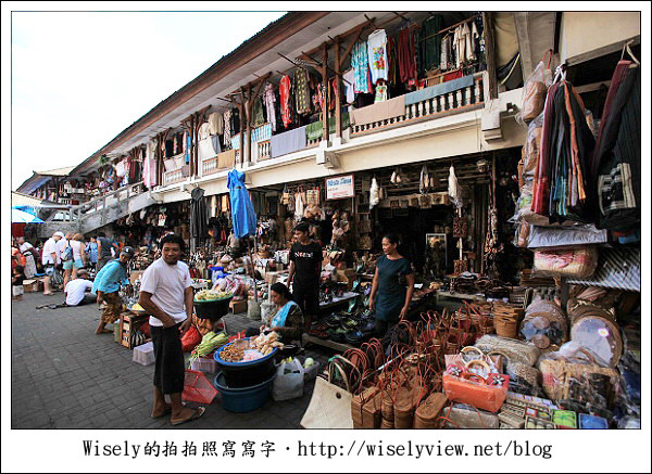 【旅行】2011(印尼)峇里島-05:烏布白金巴士貴賓室、烏布傳統市場(沙龍、服飾、木雕貓)《採購殺價必知心得》 【旅行】2011(印尼)峇里島-05:烏布白金巴士貴賓室、烏布傳統市場(沙龍、服飾、木雕貓)《採購殺價必知心得》
