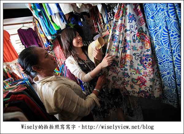 【旅行】2011(印尼)峇里島-05:烏布白金巴士貴賓室、烏布傳統市場(沙龍、服飾、木雕貓)《採購殺價必知心得》 【旅行】2011(印尼)峇里島-05:烏布白金巴士貴賓室、烏布傳統市場(沙龍、服飾、木雕貓)《採購殺價必知心得》
