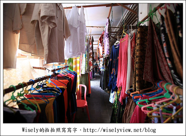 【旅行】2011(印尼)峇里島-05:烏布白金巴士貴賓室、烏布傳統市場(沙龍、服飾、木雕貓)《採購殺價必知心得》 【旅行】2011(印尼)峇里島-05:烏布白金巴士貴賓室、烏布傳統市場(沙龍、服飾、木雕貓)《採購殺價必知心得》