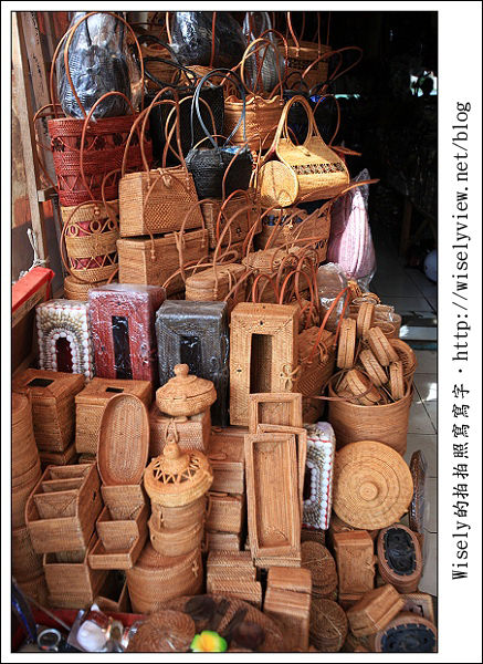 【旅行】2011(印尼)峇里島-05:烏布白金巴士貴賓室、烏布傳統市場(沙龍、服飾、木雕貓)《採購殺價必知心得》 【旅行】2011(印尼)峇里島-05:烏布白金巴士貴賓室、烏布傳統市場(沙龍、服飾、木雕貓)《採購殺價必知心得》