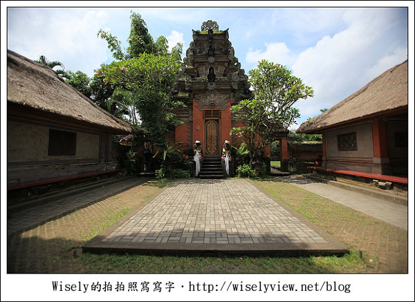 【旅行】2011(印尼)峇里島-06：PuriSaren烏布皇宮、Warung lbu Oka烤豬肉飯、Back To Nature Shop手工香皂店、KOU CUISINE手工果醬店