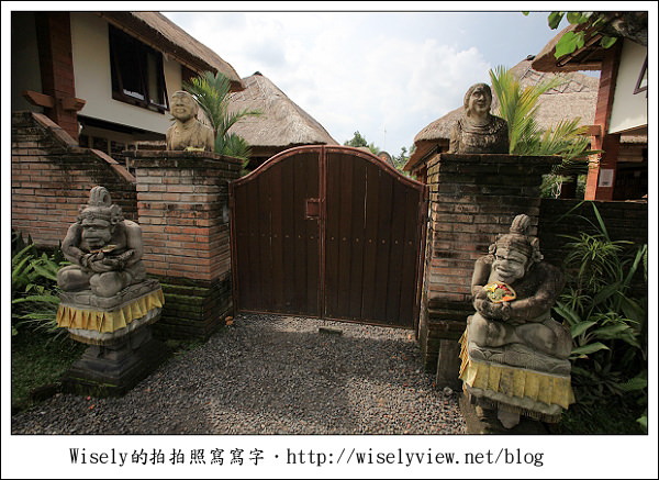 【旅行】2011(印尼)峇里島-07：塔曼瑜珈冥想中心(Taman Hati)、聖泉廟(TAMPAKSIRING)、LAMAK異國料理(Mongkey Forest Road,UBud)