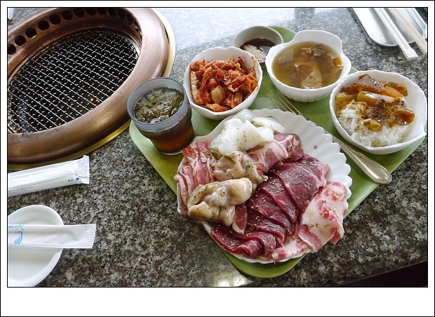 【旅行】2011(日本)沖繩-04：石垣島-公設市場、和牛牛排/燒肉&台灣人常買藥妝品清單《琉球必吃美食推薦》